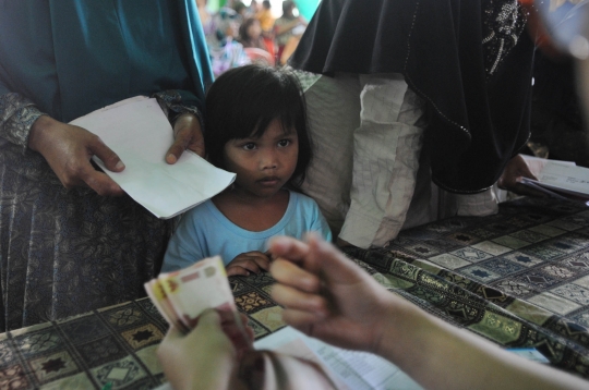 Ratusan warga Bogor terima dana Program Keluarga Harapan