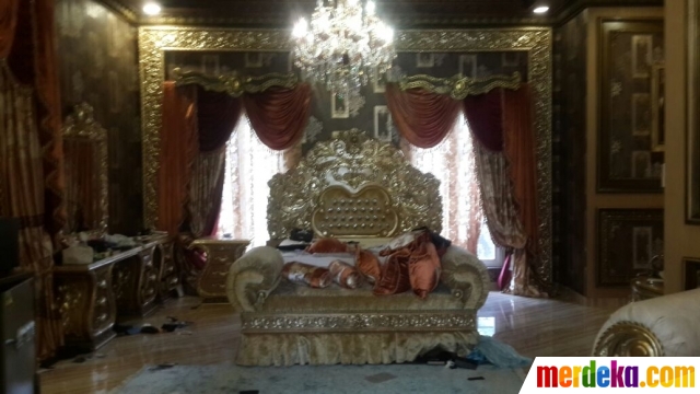 Foto : Mengintip mewahnya perabotan 'istana' bos First 