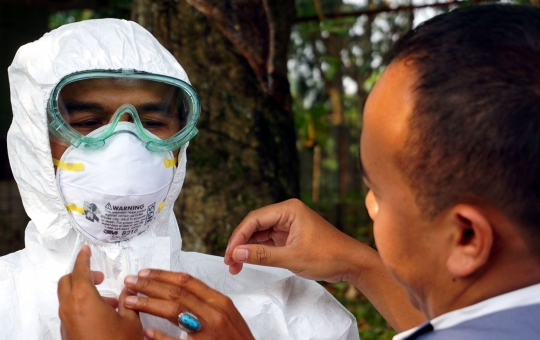 Simulasi penanganan virus flu burung