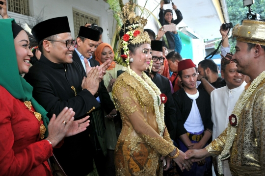 Ratusan pengantin menikah massal di acara PKB Mantu