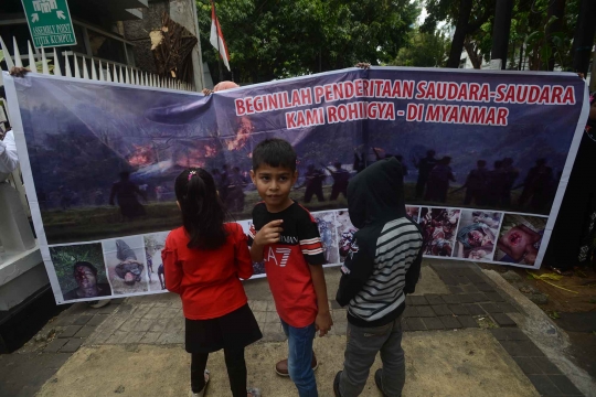 Ke Gedung UNHCR, warga Rohingya se-Jabodetabek minta pasukan PBB dikirim ke Myanmar