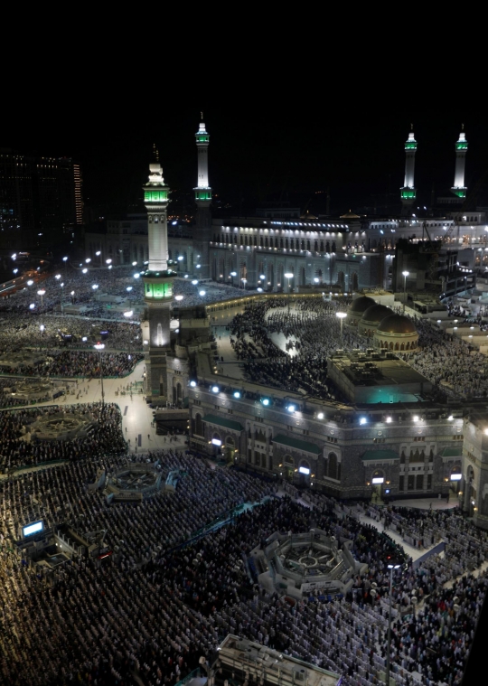 Penampakan Masjidil Haram dipadati jutaan jemaah jelang puncak haji