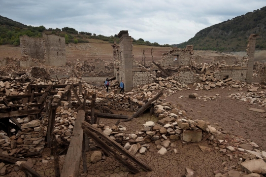 Kota kuno ini muncul setelah 60 tahun tenggelam di waduk Spanyol