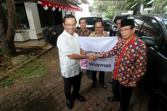 Sinarmas serahkan hewan kurban ke Dewan Masjid Indonesia