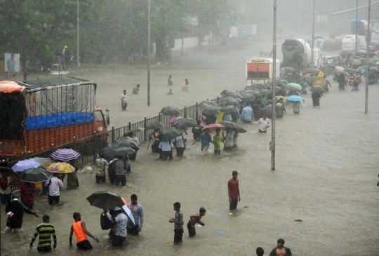 Banjir lumpuhkan Kota Mumbai