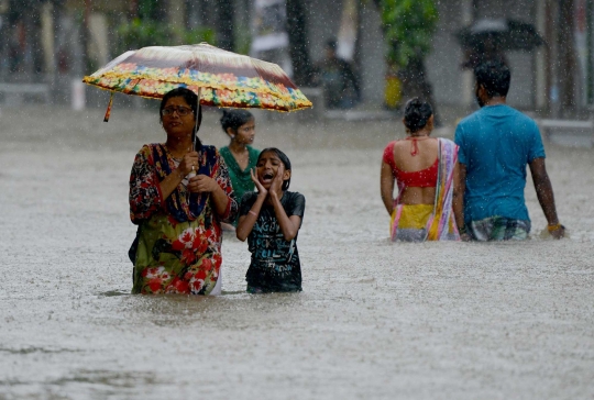 Banjir lumpuhkan Kota Mumbai