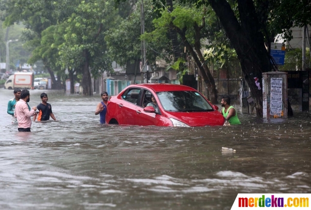 Foto : Banjir lumpuhkan Kota Mumbai merdeka.com