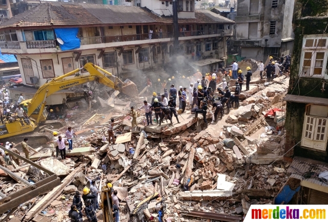 Foto : Lagi, Bangunan Di Mumbai Runtuh Dan Timpa Puluhan Orang ...