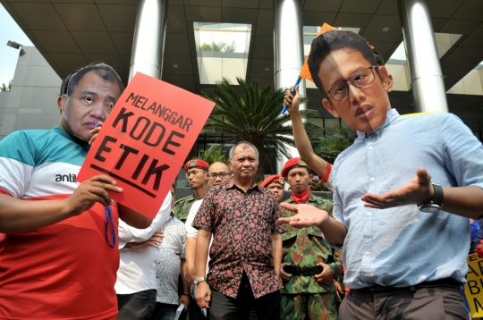 Aksi teatrikal menuntut Aris Budiman dipecat dari Direktur Penyelidikan KPK