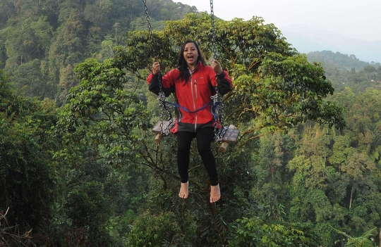 Menikmati beragam spot pemandangan alam Gunung Salak