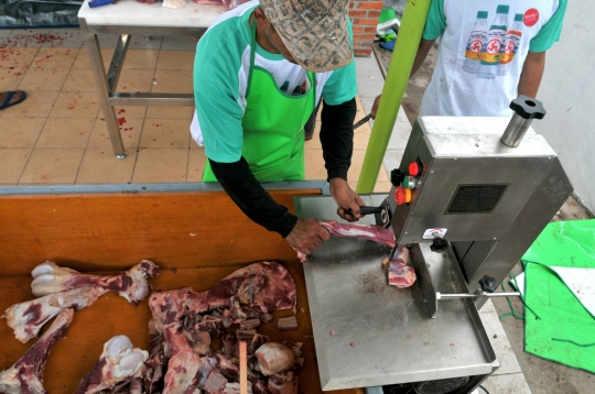 1.000 Paket daging kurban dibagikan di Masjid Baiturrahman Al-Haq