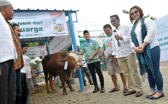 1.000 Paket daging kurban dibagikan di Masjid Baiturrahman Al-Haq