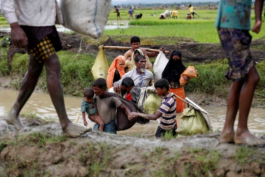 Perjuangan etnis Rohingya menembus perbatasan Myanmar ke Bangladesh