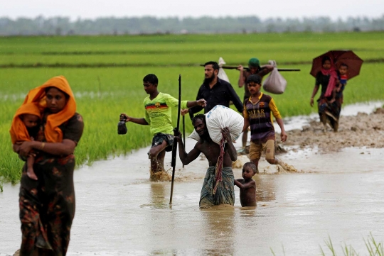 Perjuangan etnis Rohingya menembus perbatasan Myanmar ke Bangladesh