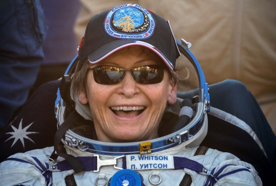 Ini Peggy Whitson, astronaut AS paling lama tinggal di luar angkasa