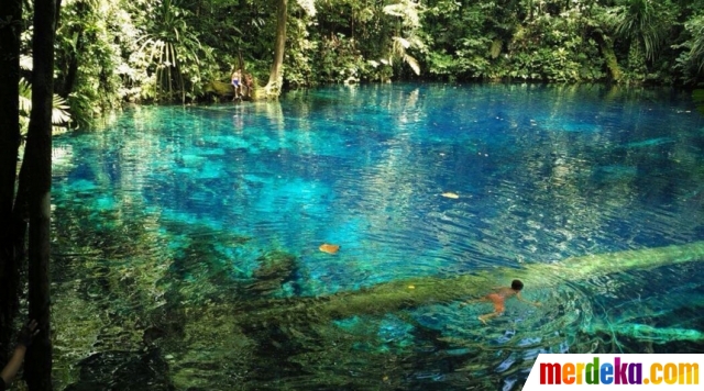 Foto : Pesona Telaga Samares, permata biru dari Biak 