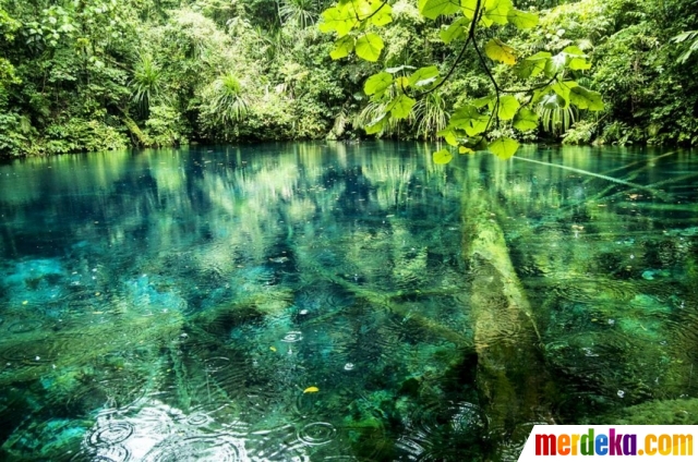 Pesona Telaga Samares, permata biru dari Biak, Papua 