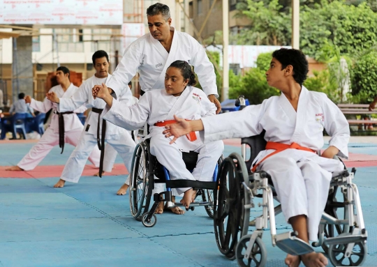 Saat penyandang cacat mampu unjuk keahlian karate