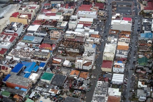 Pandangan udara hancurnya Pulau Saint Martin akibat Badai Irma