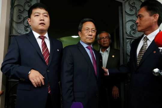 Wajah muram Dubes Korea Utara usai diusir dari Meksiko