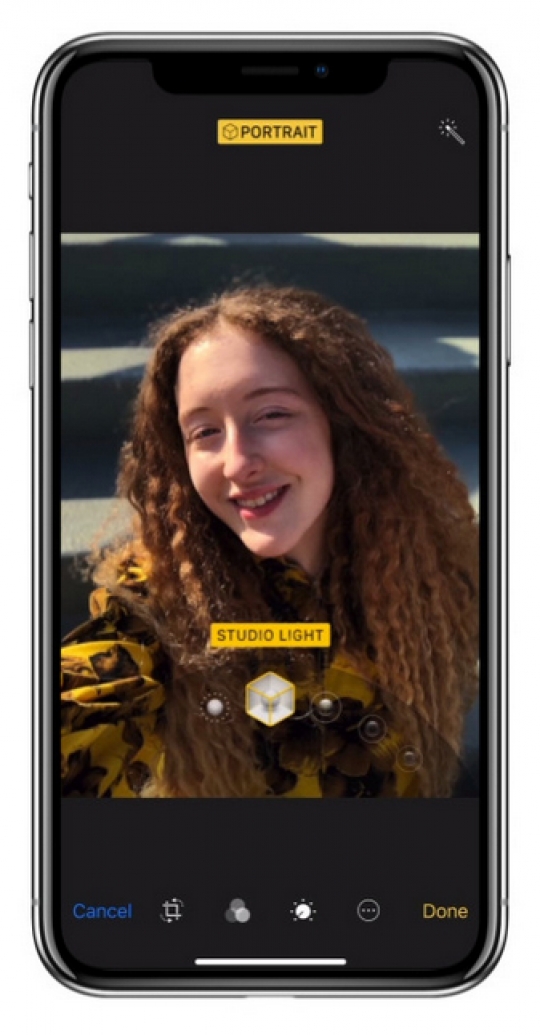 Beginilah hasil filter kamera Potrait Lighting yang ada di iPhone X