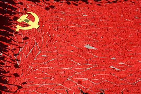 Kreativitas murid SD di China buat bendera komunis raksasa