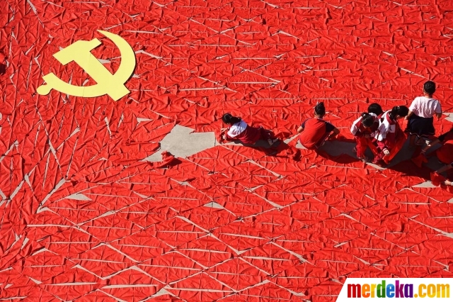 Foto : Kreativitas murid SD di China buat bendera komunis 