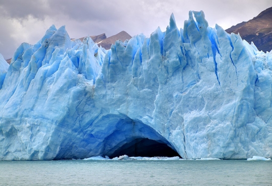 Menyaksikan megahnya formasi es di Gletser Perito Moreno, Argentina