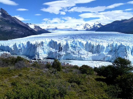 Menyaksikan megahnya formasi es di Gletser Perito Moreno, Argentina