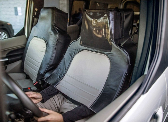 Simulasi self-driving, penguji mobil canggih ini ngumpet dalam jok