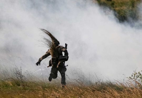 Gaya militer Ukraina bermanuver tempur di Speedy Rapid Trident 2017
