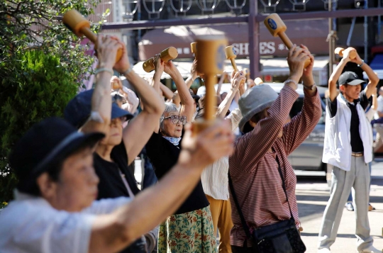 Kesibukan para lansia merayakan Hari Tua di Jepang