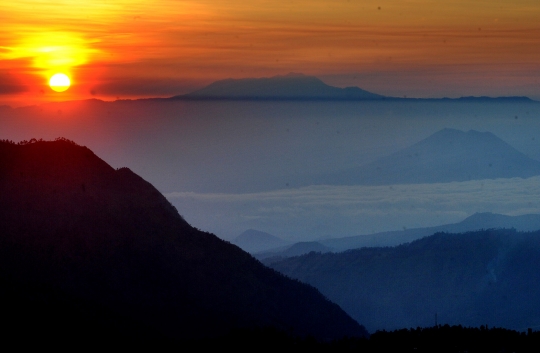 Gunung Bromo berstatus waspada