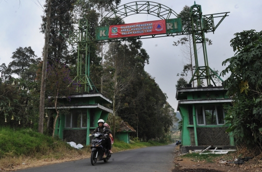 Kawah Sileri berstatus waspada, tim SAR pasang petunjuk evakuasi