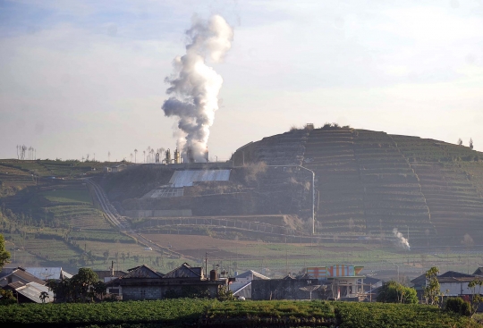 Menengok pembangkit listrik tenaga panas bumi di Dieng