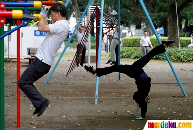 Foto : Begini cara pegawai kantoran di Jepang jaga 