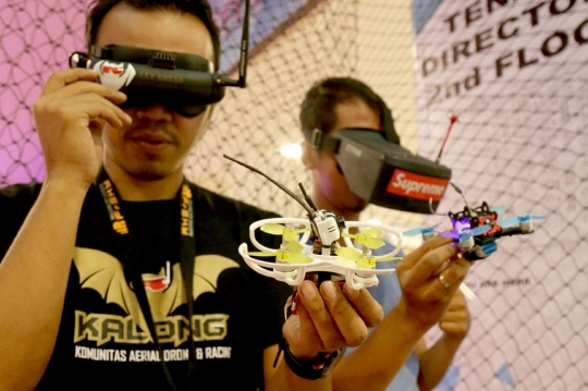 Melihat keseruan 'Drone Race' di LTC Glodok