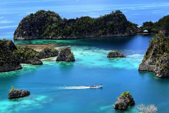 Redup kehidupan warga lokal di balik keindahan Raja Ampat