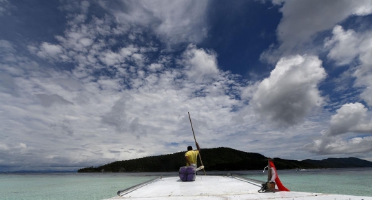 Redup kehidupan warga lokal di balik keindahan Raja Ampat