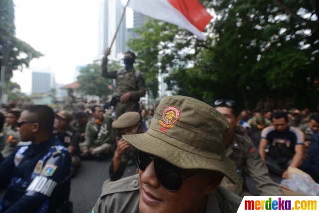 Foto : Ratusan anggota Satpol PP dan Dishub geruduk 