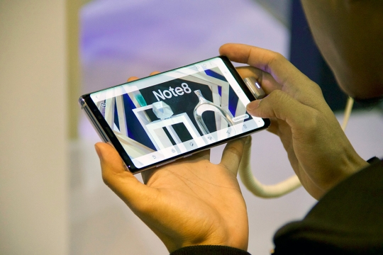 Peluncuran ponsel mewah nan canggih Samsung Galaxy Note 8