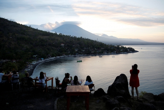 Menikmati panorama Gunung Agung yang sangat memesona