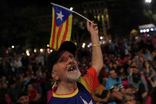 Euforia warga Catalunya rayakan hasil referendum kemerdekaan