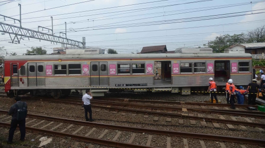 Ini penampakan KRL yang anjlok di Manggarai