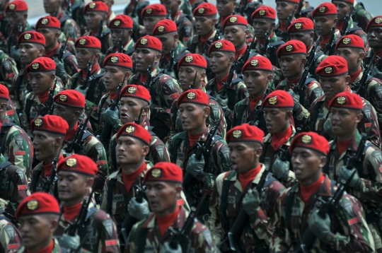 Atraksi berbahaya dan menegangkan prajurit di HUT TNI ke-72