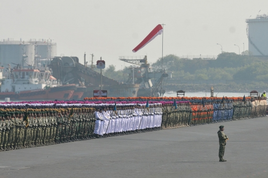 Atraksi berbahaya dan menegangkan prajurit di HUT TNI ke-72