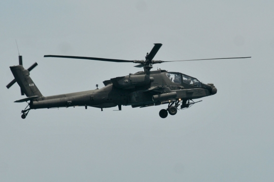 Manuver kapal selam KRI Nagapasa-403 hingga helikopter Apache perkuat Alutsista TNI
