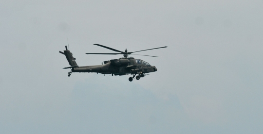 Manuver kapal selam KRI Nagapasa-403 hingga helikopter Apache perkuat Alutsista TNI