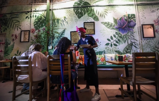 Mengunjungi restoran di dalam penjara wanita Kolombia