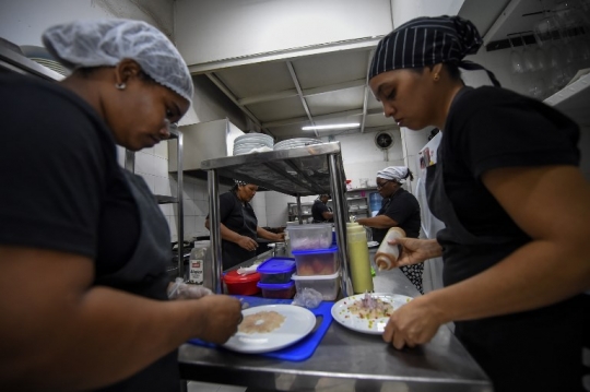 Mengunjungi restoran di dalam penjara wanita Kolombia
